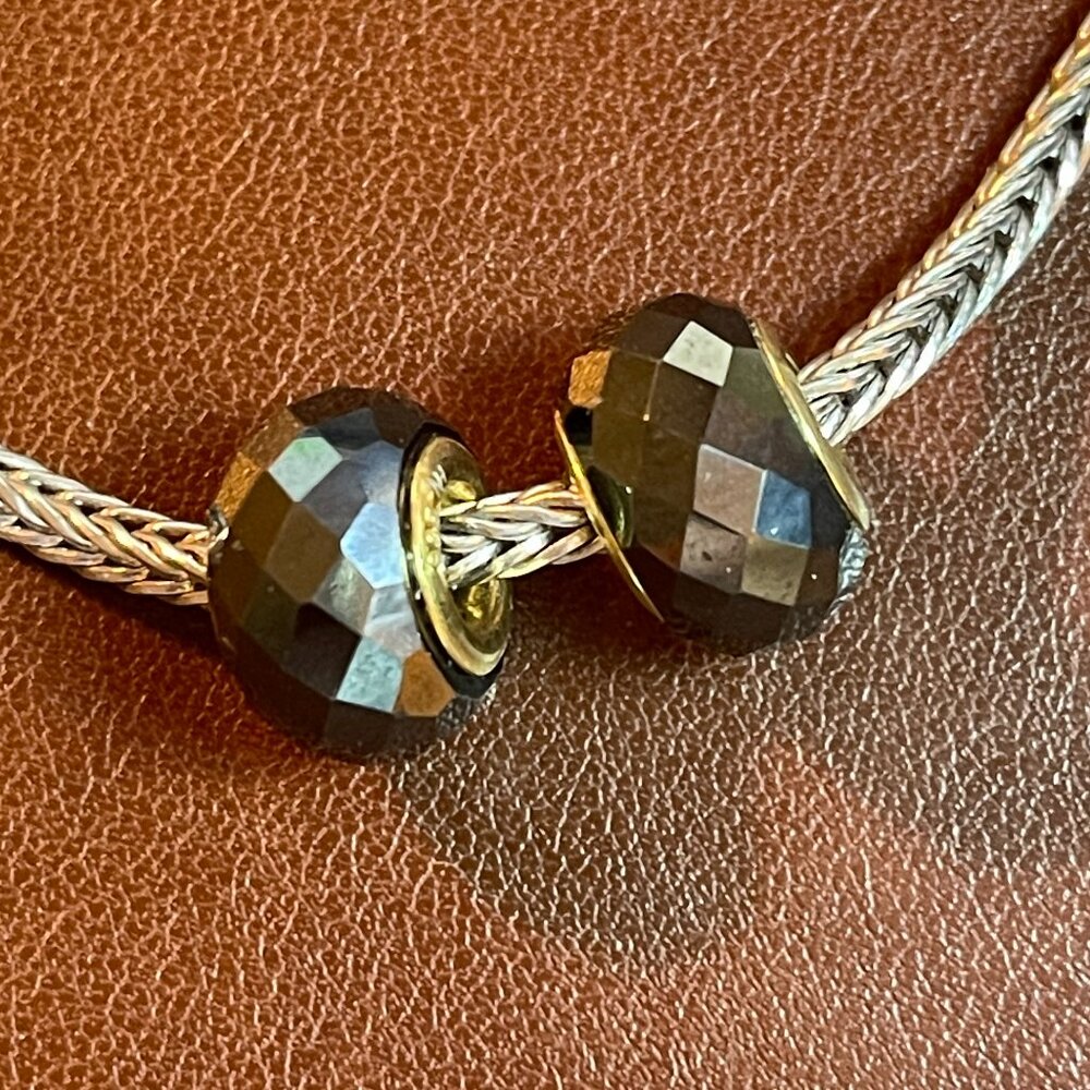 TWO Michael Valitutti Gems en Vogue barrel-shaped hematite charms 925 silver 18k